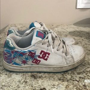 DC women sneaker size 6